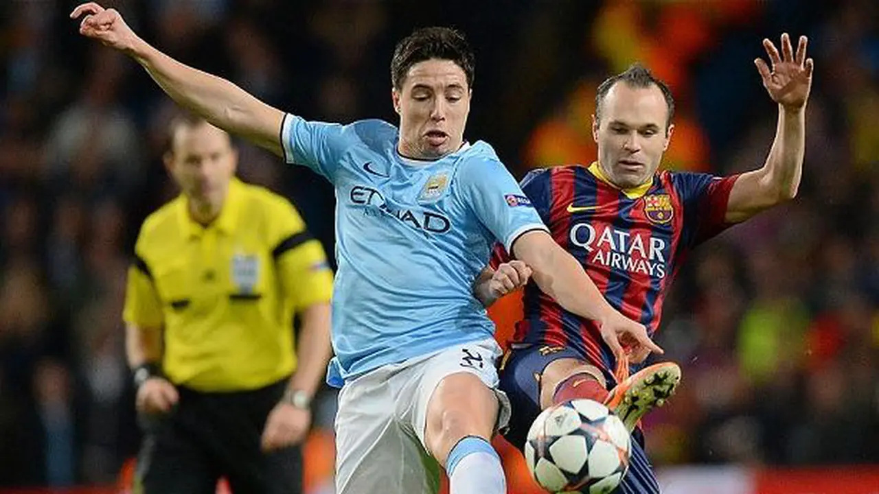 Nasri: Dani Alves Titik Lemah Barca (udah)