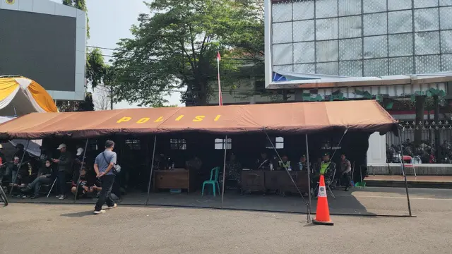Polisi amankan aksi serentak warga Pati kirim surat ke KPK. Foto dokumentasi Polisi