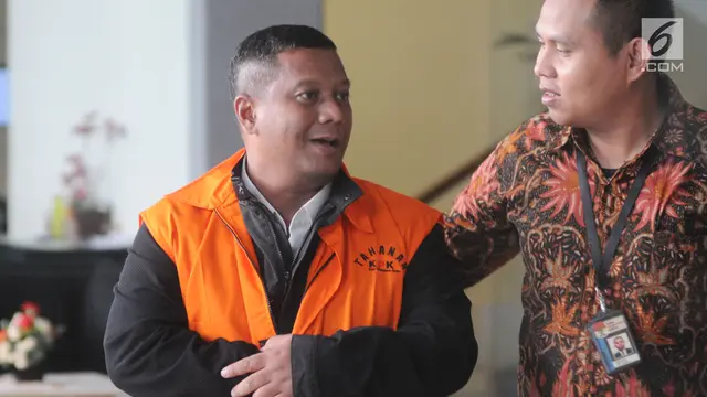 Diperiksa Perdana, Begini Ekspresi Bupati Mojokerto