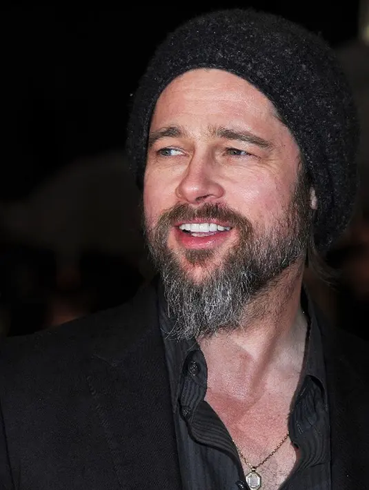 Hal ini juga dikatakan seorang sumber, berkesenian merupakan salah satu cara bagi Pitt untuk menghilangkan trauma setelah mendapat gugatan cerai dari Angelina Jolie. Dan kabarnya ia sangat menyenangi dunia baru itu. (AFP/Bintang.com)