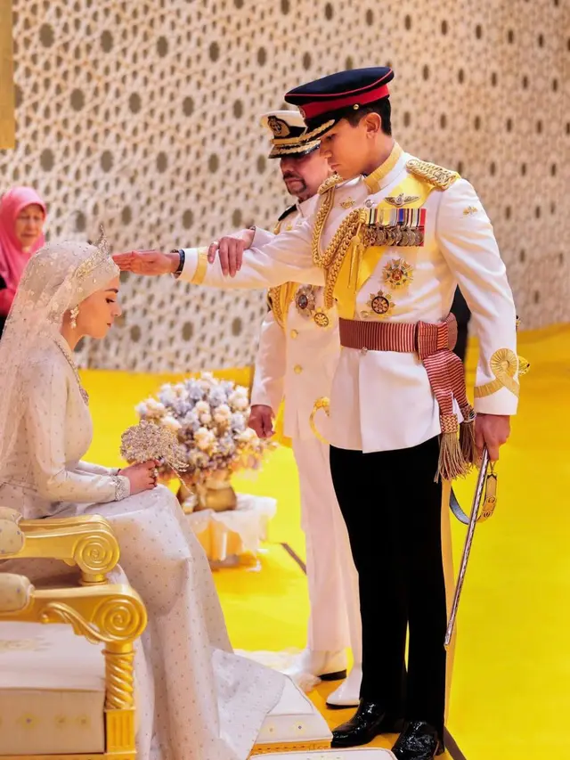 Potret Pangeran Abdul Mateen dan Anisha Rosnah (Instagram/@tmski)