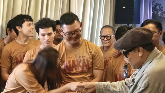 Boris Bokir dan cast Yang Disebut Nakal (credit: Matias Purwanto)
