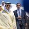 Foto yang diberikan oleh Pengadilan Kepresidenan UEA ini menunjukkan Wakil Presiden dan Wakil Perdana Menteri UEA, Sheikh Mansour bin Zayed al-Nahyan, tiba di Bandara Internasional Sharm el-Sheikh pada 13 Oktober 2025, menjelang KTT Perdamaian Sharm El-Sheikh. (Eissa AL-HAMMADI/AFP)