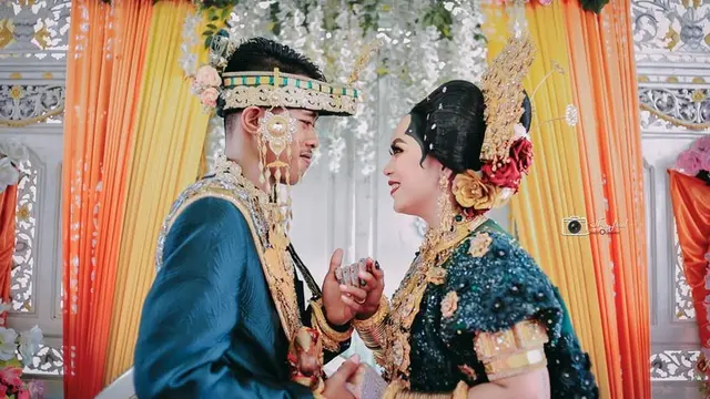 Pernikahan Irmawati dan Supardi (Sumber: Wolipop.detik.com)