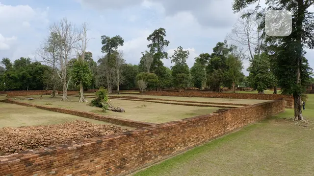 Kompleks Candi Muaro Jambi