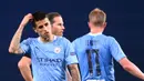 Bek Manchester City, Joao Cancelo, tampak kecewa usai ditaklukkan Lyon pada perempat final Liga Champions di Stadion Jose Alvalade, Sabtu (15/8/2020). Lyon menang 3-1 atas Manchester City. (Photo by FRANCK FIFE/POOL / AFP)