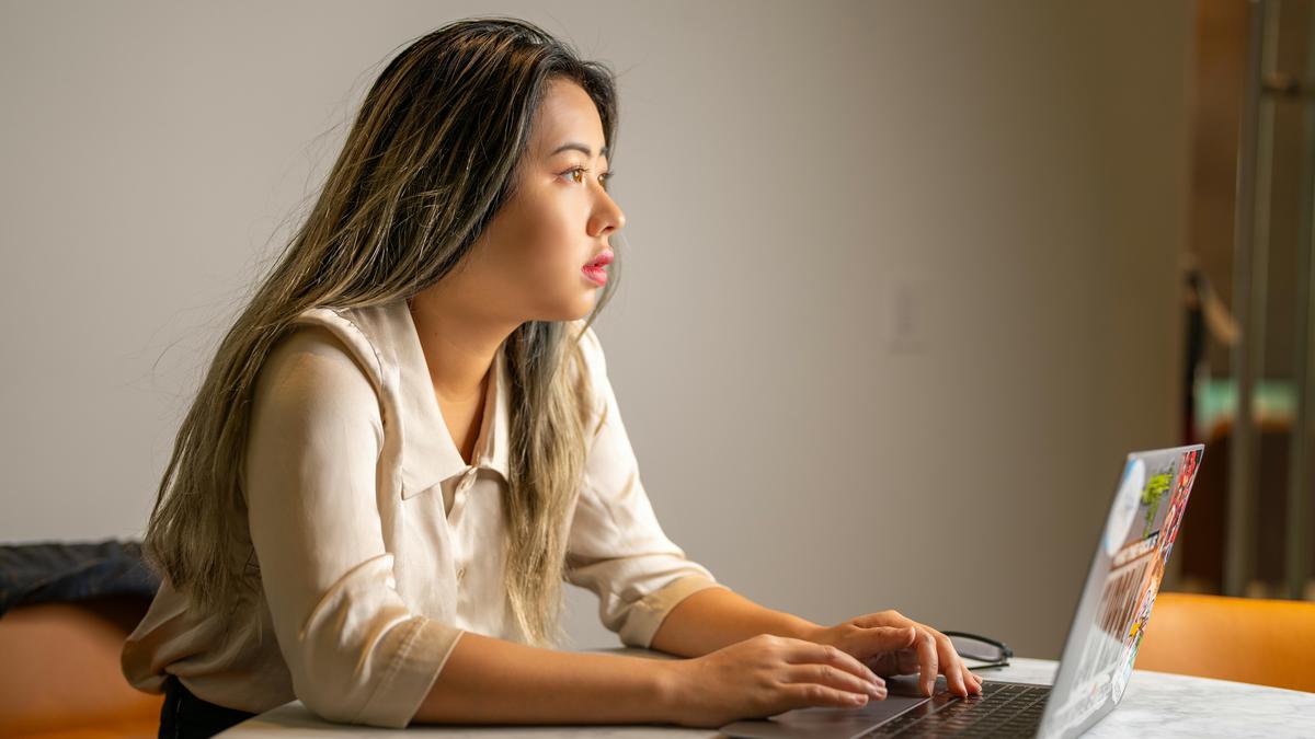 Mengapa Wanita Modern Memilih Melajang Demi Kebahagiaan dan Kebebasan? Ini Kata Psikolog