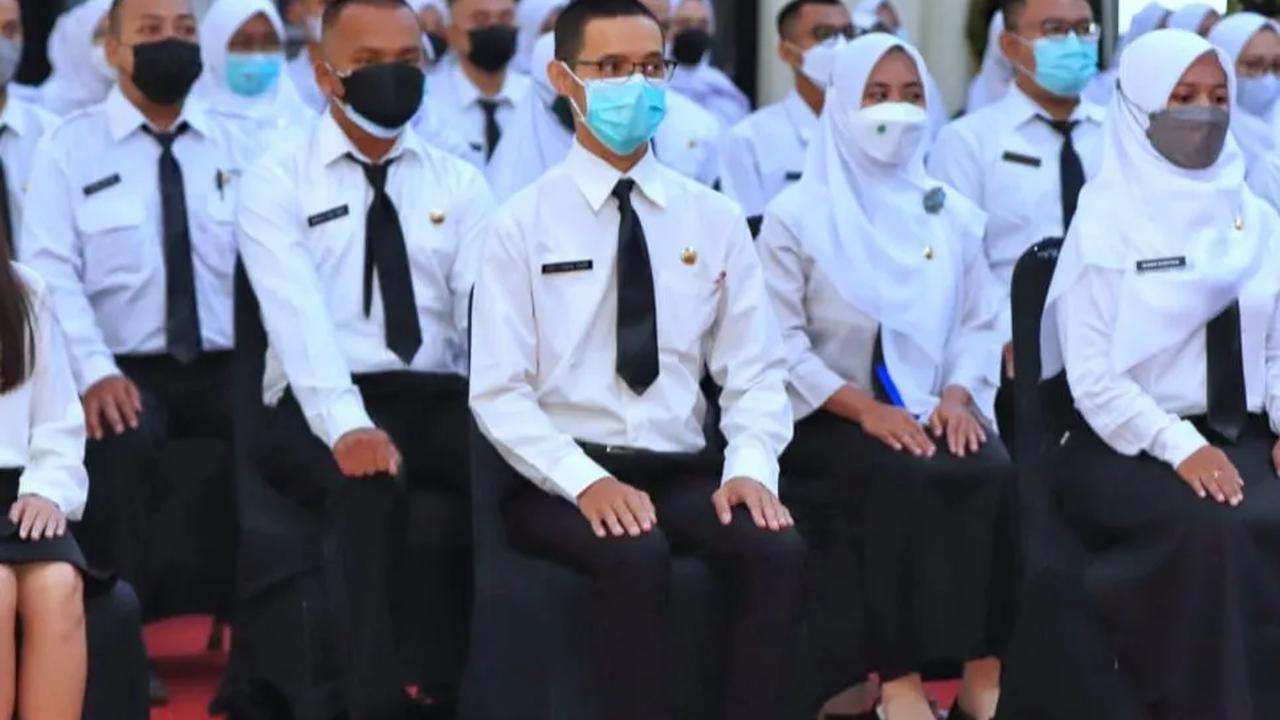 Ketentuan bagi para CPNS yang melakukan SKD besok, yaitu datang ke lokasi tes paling lambat 60-90 menit sebelum seleksi dimulai dan/atau sesuai ketentuan yang diatur oleh masing-masing Instansi.