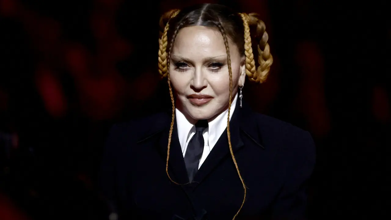 Wajah Baru Madonna di Grammy 2023 Kejutkan Publik, Disebut Terobsesi dengan Pipi