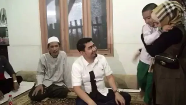 [Bintang] Ustaz Solmed dan April Jasmine