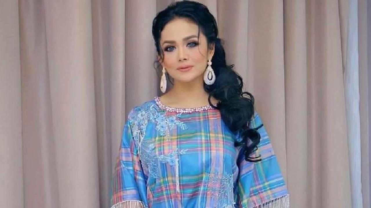 5 Inspirasi gaya Kondangan Artis dari Krisdayanti hingga Annisa Pohan, Simpel tapi Elegan