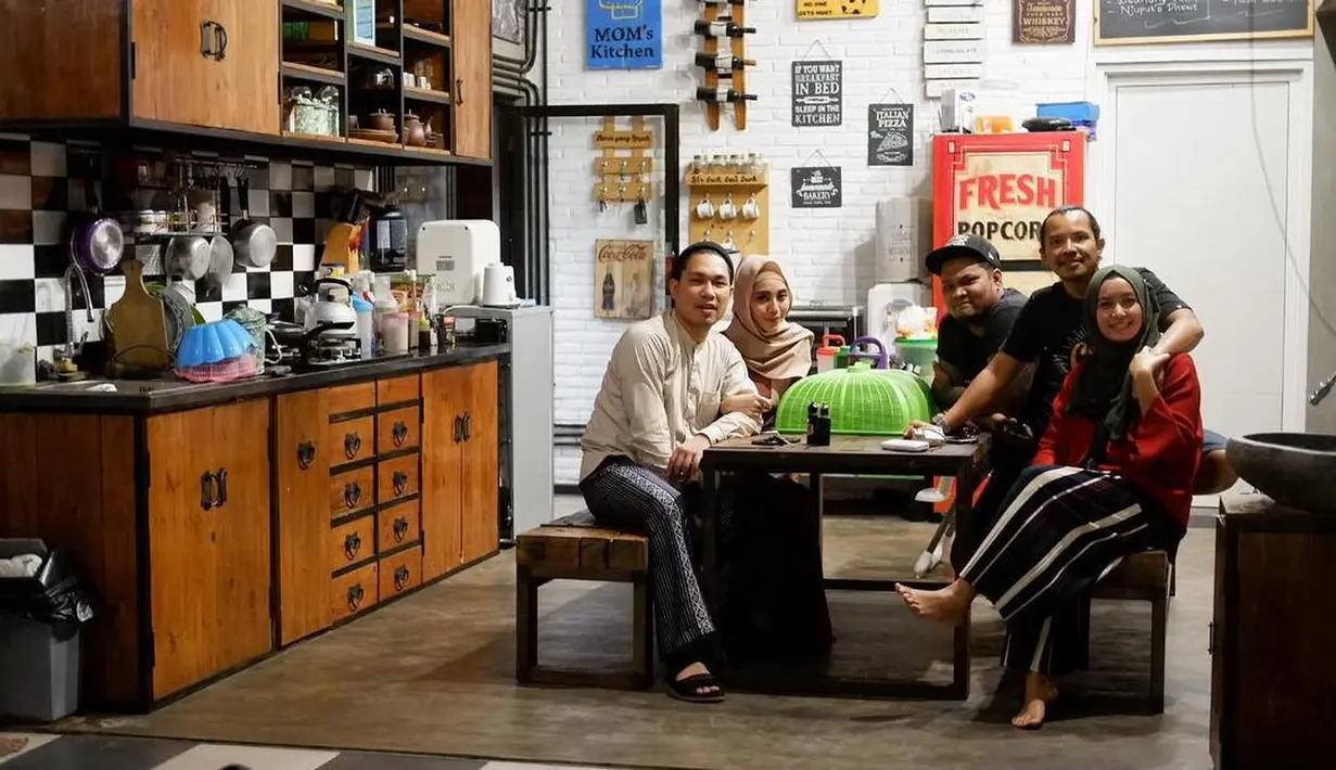 Rumah Cella Kotak (Instagram/cellanadalam)