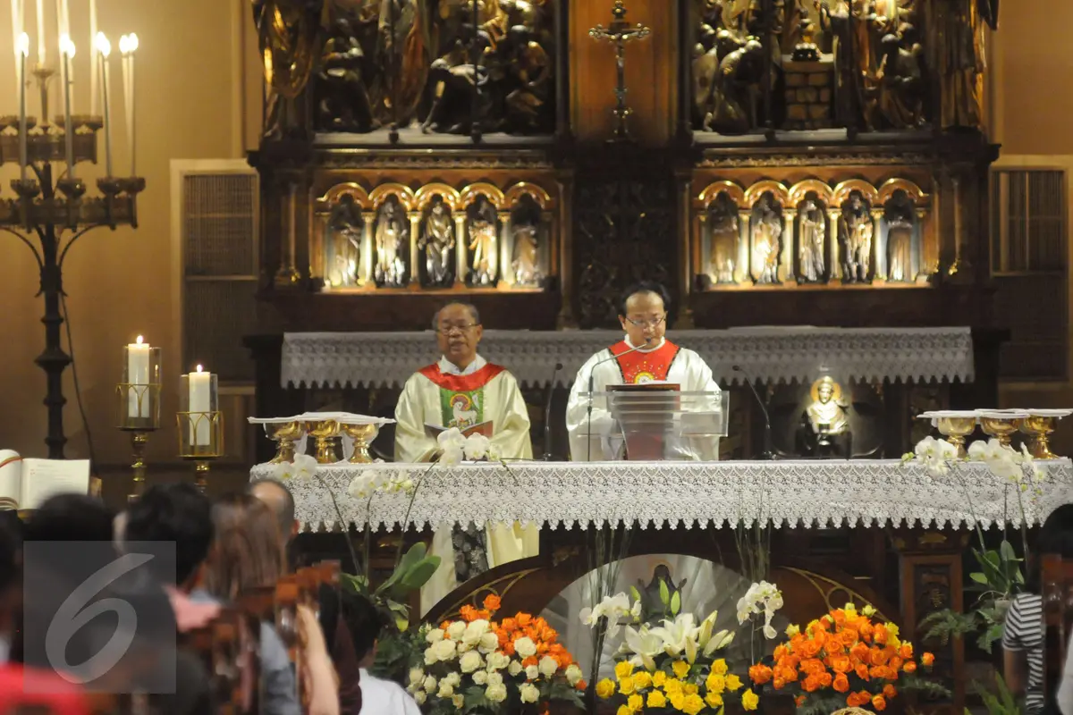 20161224 Perayaan Misa Natal di Gereja Katedral