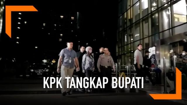 KPK menetapkan Bupati Kepulauan Talaud Sri Wahyumi Maria Manalip (SWM) bersama dua orang lainnya sebagai tersangka kasus suap.