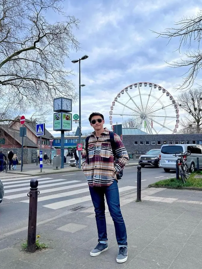 Caesar Hito punya wajah yang tampan