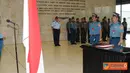 Citizen6, Jakarta: Panglima TNI Laksamana TNI Agus Suhartono menerima pelaporan Sertijab Kapusku TNI Laksma TNI Dr. Suwarno K kepada Laksma TNI Tri Prasodjom, di Mabes TNI Cilangkap, Jakarta Timur, Jumat (6/7). (Pengirim: Badarudin Bakri).
