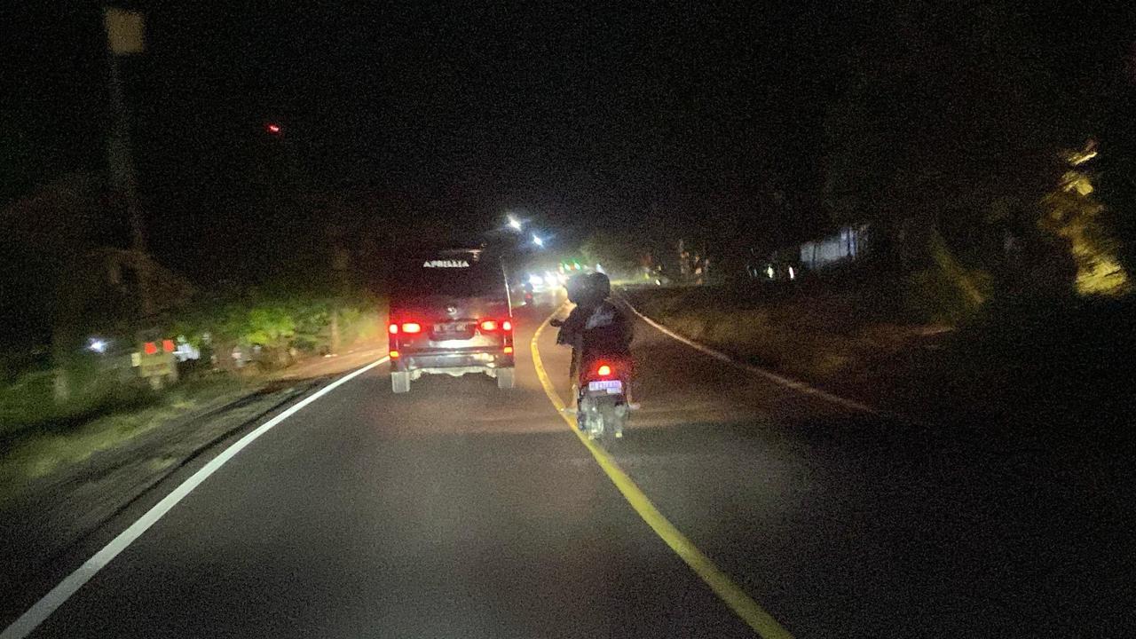 Keluhan Arus Mudik Pengedara Roda Dua: Gelap Gulita di Jalan Lintas Sumatera
