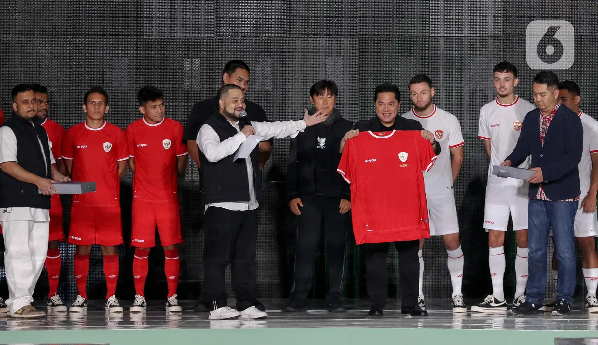 Peluncuran kostum skuad Garuda digelar di Jakarta dan dihadiri sejumlah pemain Timans Indonesia. (Liputan6.com/Herman Zakharia)