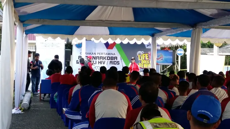 Pertamina adalah satu dari tiga puluh dua perusahaan di Kalimantan Timur yang menerima penghargaan untuk Program P2-HIV/AIDS di Tempat Kerja.