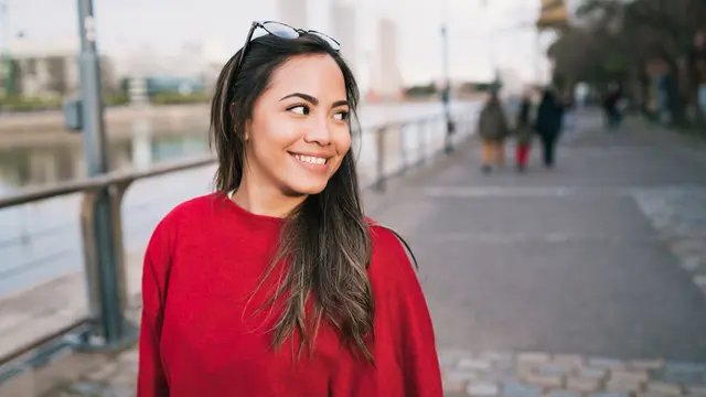 wanita juli karisma diri