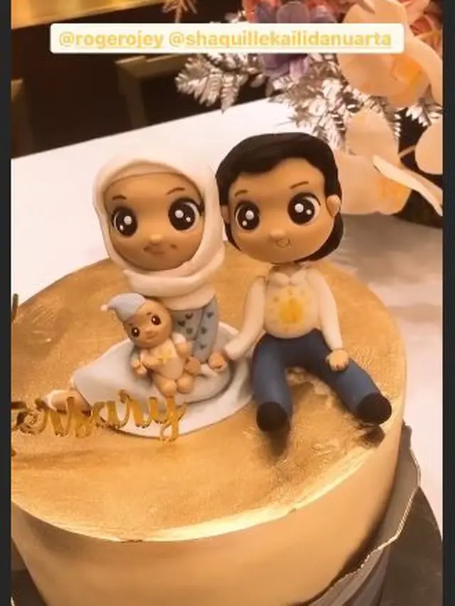 6 Potret Cut Meyriska dan Roger Danuarta Rayakan Setahun Pernikahan, Romantis