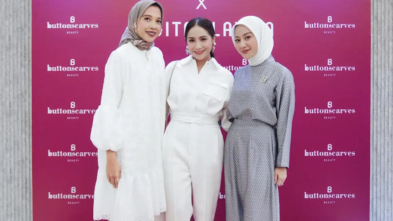 Buttonscarves Beauty