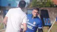 Raphael Maitimo dan Cristian Gonzales Berbagi Pengalaman Ziarah ke Makam Raja Mataram