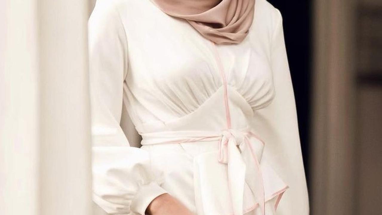 <b>Gamis Ruffle: Cutting Layer untuk Penampilan Manis</b>