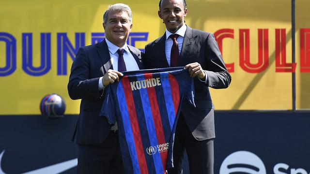 Jules Kounde Resmi Berlabuh ke Barcelona