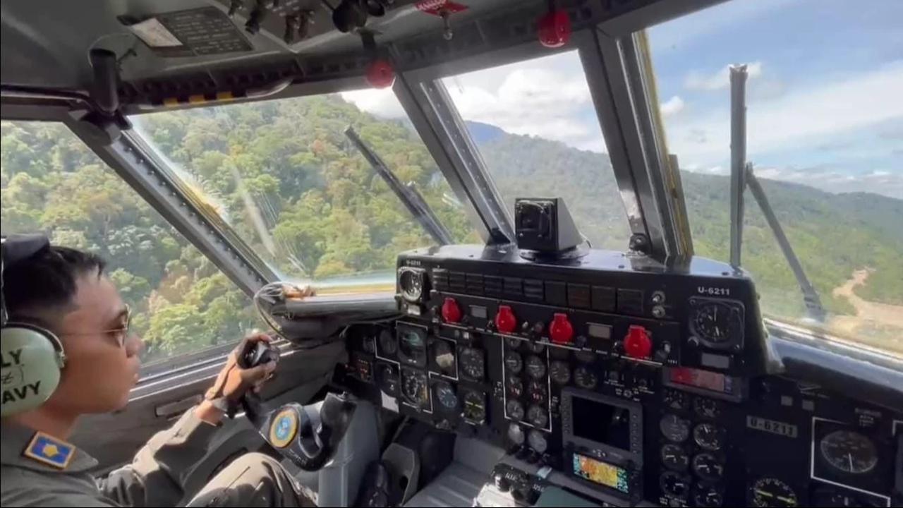 FOTO: TNI Angkatan Laut Salurkan Bantuan Logistik ke Gayo Lues Aceh