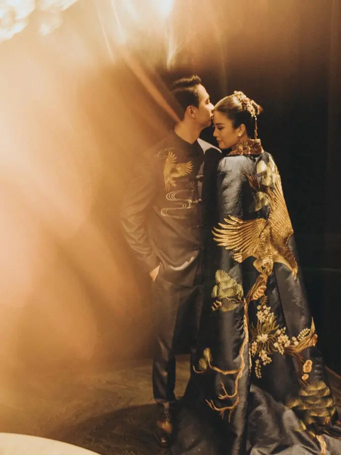 7 Momen Upacara Tea Pai Kevin Sanjaya dan Valencia Tanoe yang Tampil Menawan