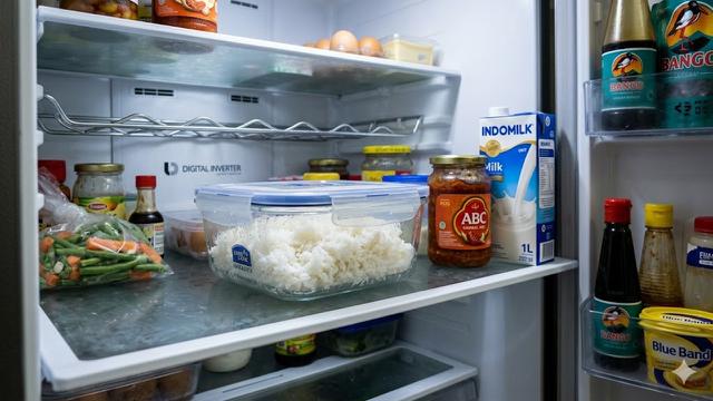 Cara Menyimpan Nasi di Kulkas agar Tidak Kering dan Aman Dikonsumsi Kembali
