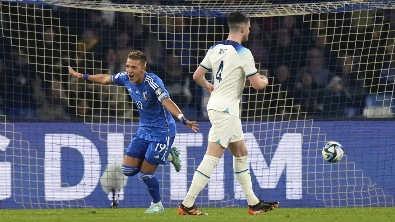 Foto: Timnas Inggris Sukses Pertahankan Kemenangan atas Italia Melalui 10 Pemain di Kualfikasi Euro 2024