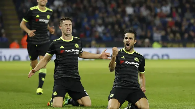 Gelandang Chelsea Cesc Fabregas (Reuters / Darren Staples)