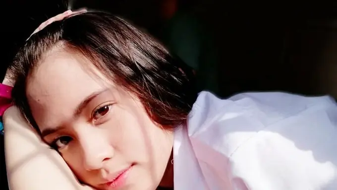 FOTO: Gaya Zara eks JKT48 Saat di Lokasi Syuting yang Cantik dan Mempesona