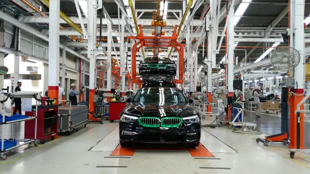 Perakitan BMW Seri 5.