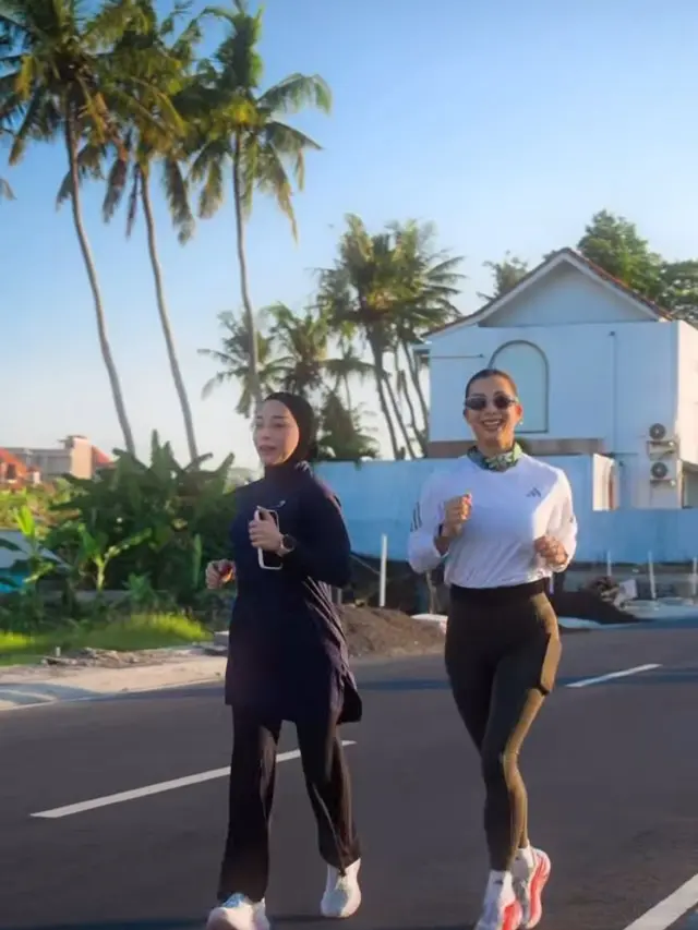 Lari Bareng di Bali, Gaya Sporty Nikita Willy dan Jennifer Bachdim Jadi Inspirasi Activewear yang Stylish