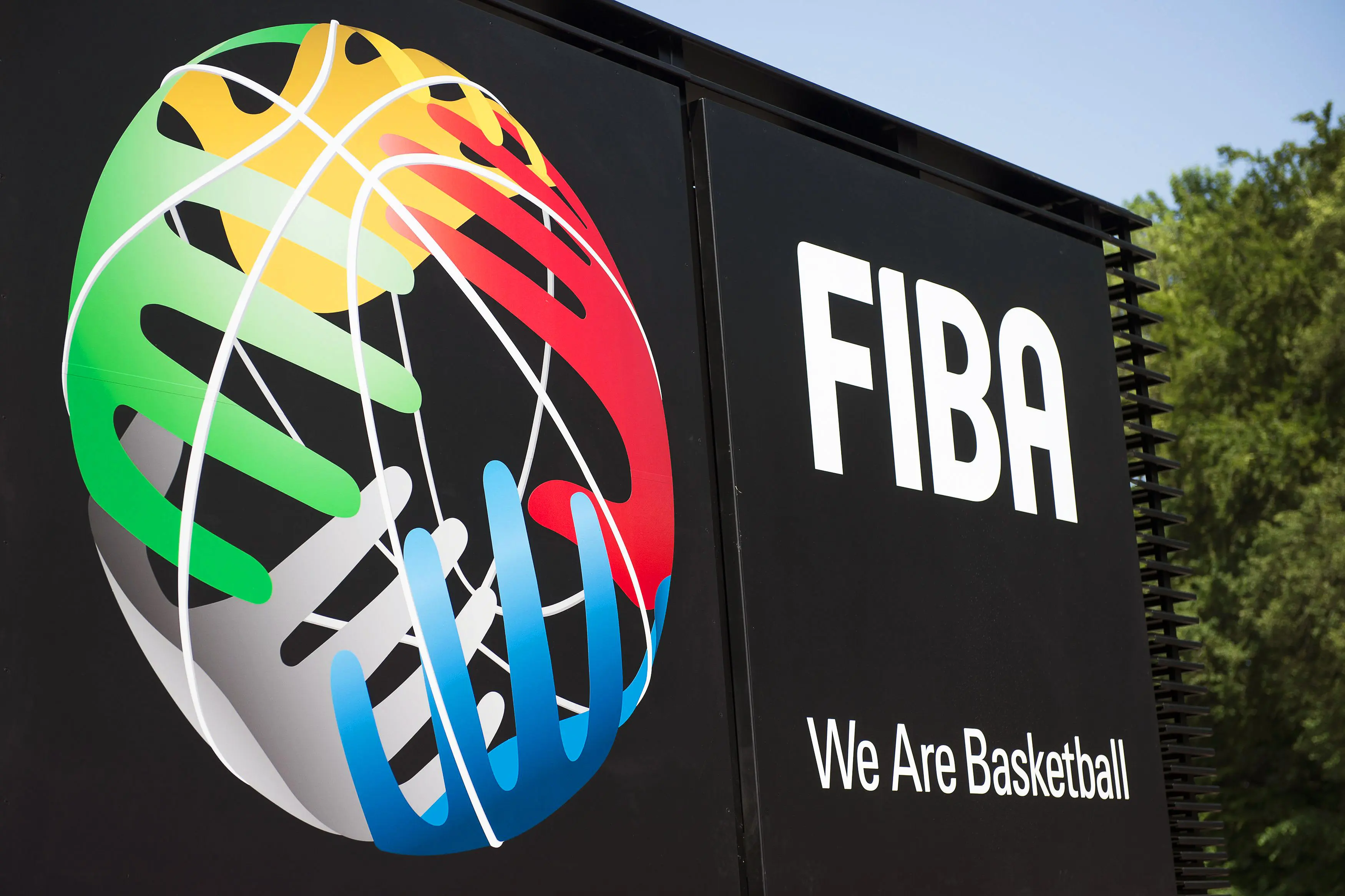 Indonesia terpilih menjadi tuan rumah Piala Dunia Basket 2023 bersama Filipina dan Jepang. (EPA/Jean-Christophe Bott)