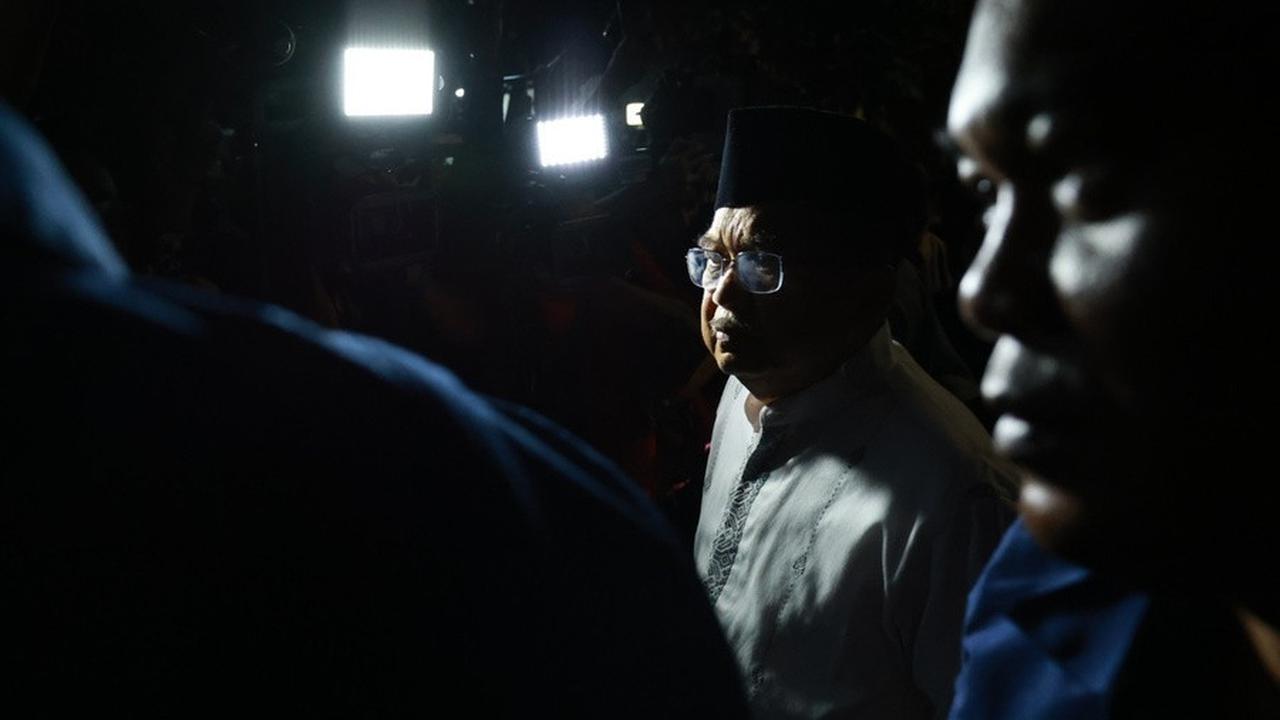 Ada Anies Baswedan - Ahok, Potret Suasana Rumah Duka Suami Najwa Shihab yang Sudah Ramai Didatangi Pelayat