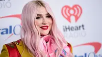 Dilansir dari Buzzfeed, Kesha membela seseorang yang tengah diejek oleh teman-temannya karena dia melihat hantu. Kesha bahkan mengatakan bahwa ia percaya cerita orang itu. (EMMA MCINTYRE / GETTY IMAGES NORTH AMERICA / AFP)