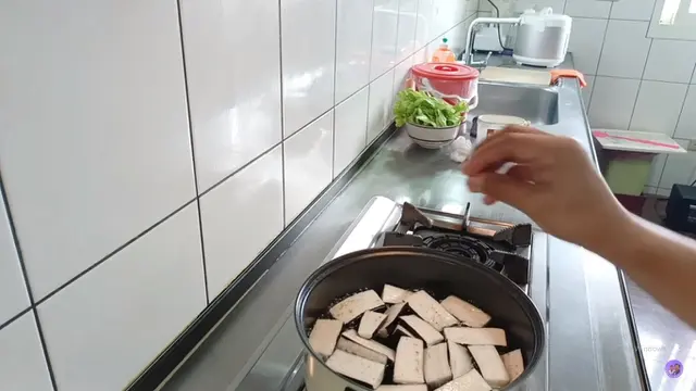 Bukan Pakai Cuka, Begini Cara Rebus Terong Biar Tidak Menghitam