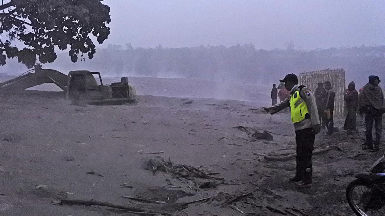 Penampakan Erupsi Gunung Semeru