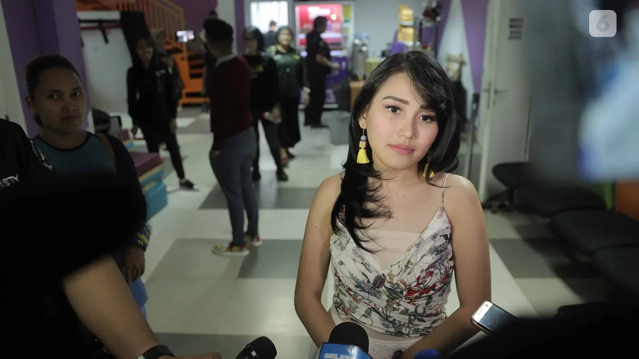[Bintang] Ayu Ting Ting