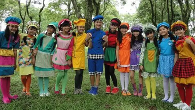6 Potret Lawas Kebersamaan Host Acara Koki Cilik, Bikin Nostalgia