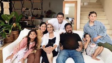 Lydia Kandou Dan Jamal Mirdad Tetap Kompak Meski Telah Resmi Cerai News Entertainment Fimela Com