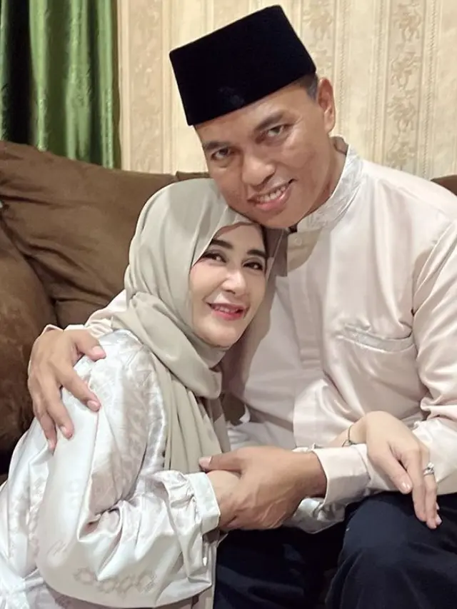 Potret Uut Permatasari selama hamil besar anak kedua. (Instagram @uutpermatasari)