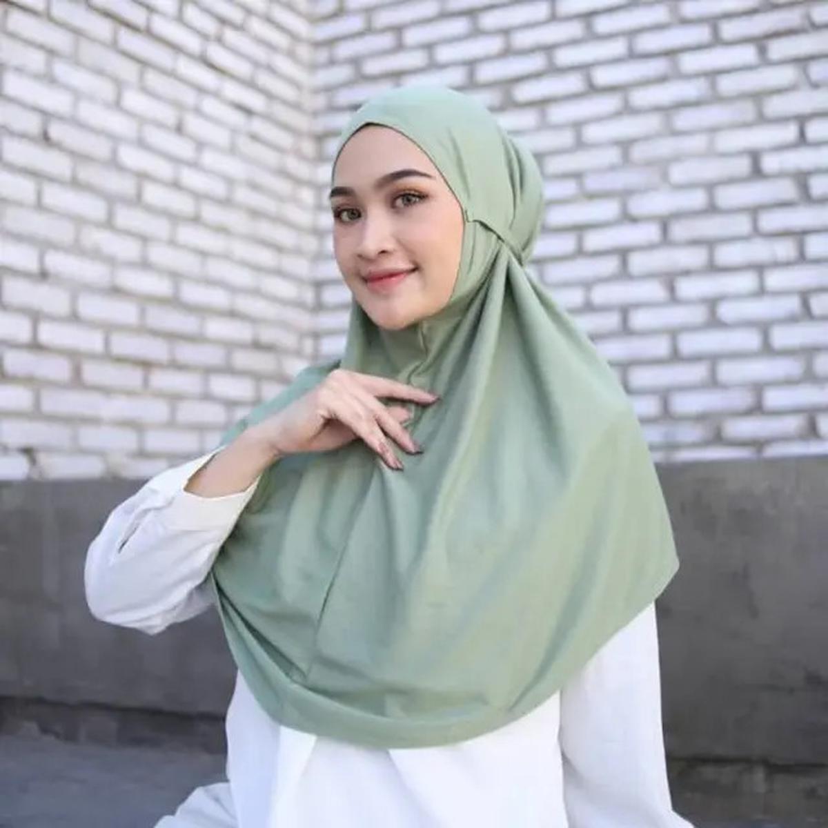 8 Tips Padu Padan Jilbab Instan untuk Muslimah Kekinian, Stylish Anti-Ribet!