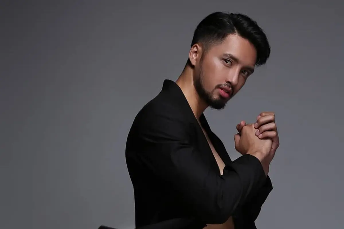 Potret pesona Gilbert Pangalila