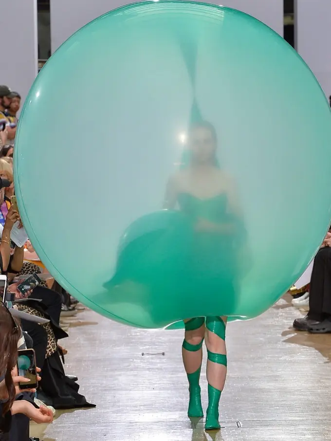 Intip Kreasi Dress Balon yang Bikin Takjub