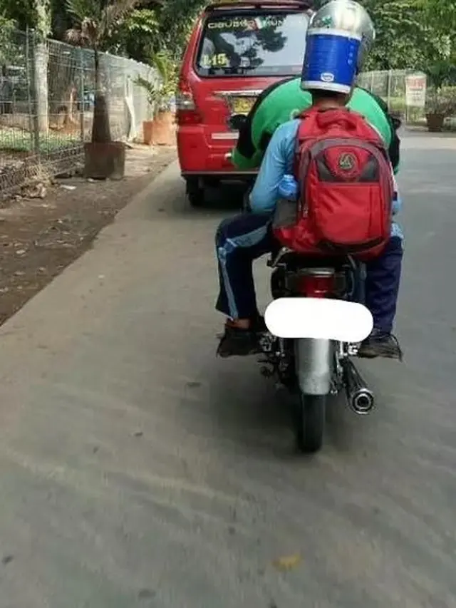 6 Kelakuan Kocak Anak Sekolah saat Naik Ojek Online Ini Bikin Tepuk Jidat